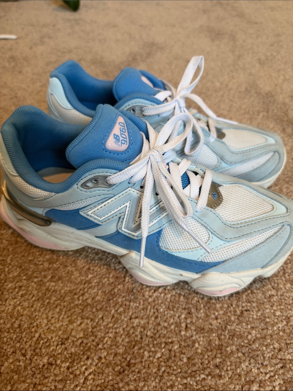 New Balance blue and white baby pink 9060 sneakers - Picture 3 of 6